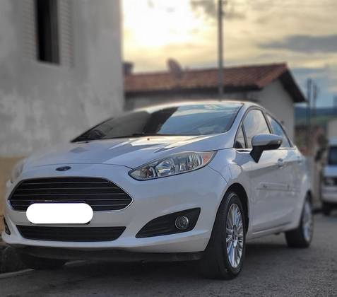 FORD FIESTA 1.6 TITANIUM PLUS SEDAN 16V FLEX 4P POWERSHIFT FORD FIESTA 1.6 TITANIUM PLUS SEDAN 16V FLEX 4P POWERSHIFT